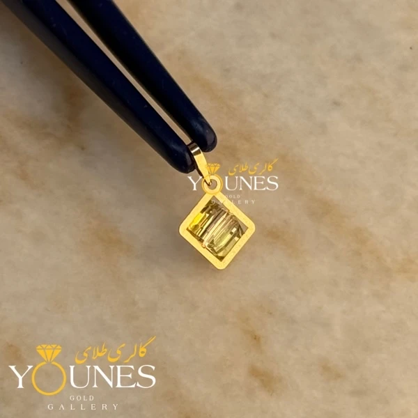 آویز طلا سواروسکی مربعی زرد